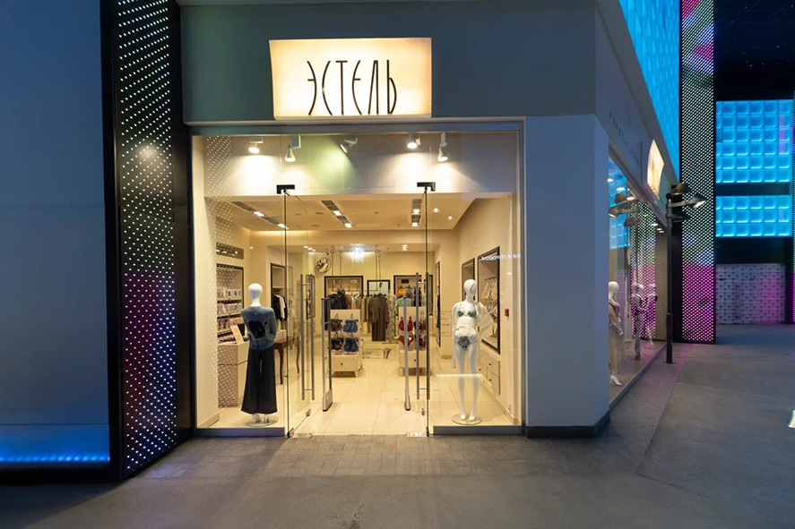 Эстель Адони