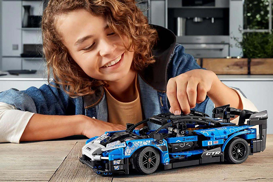 Подарок за покупку в «Мире Кубиков»!